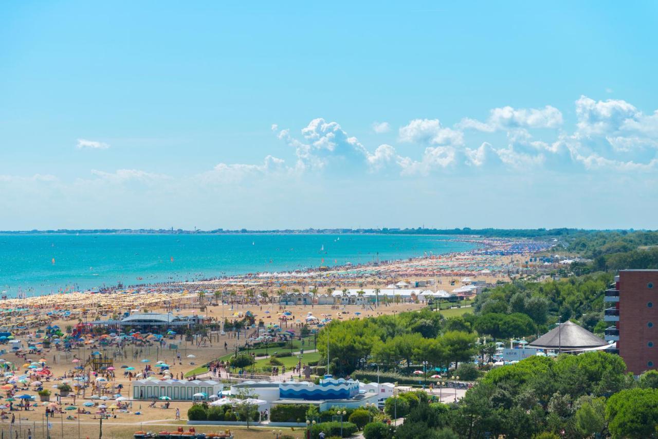 Hotel Italy Bibione Exterior photo