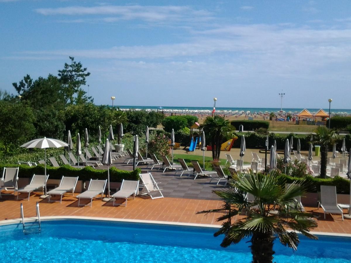 Hotel Italy Bibione Exterior photo