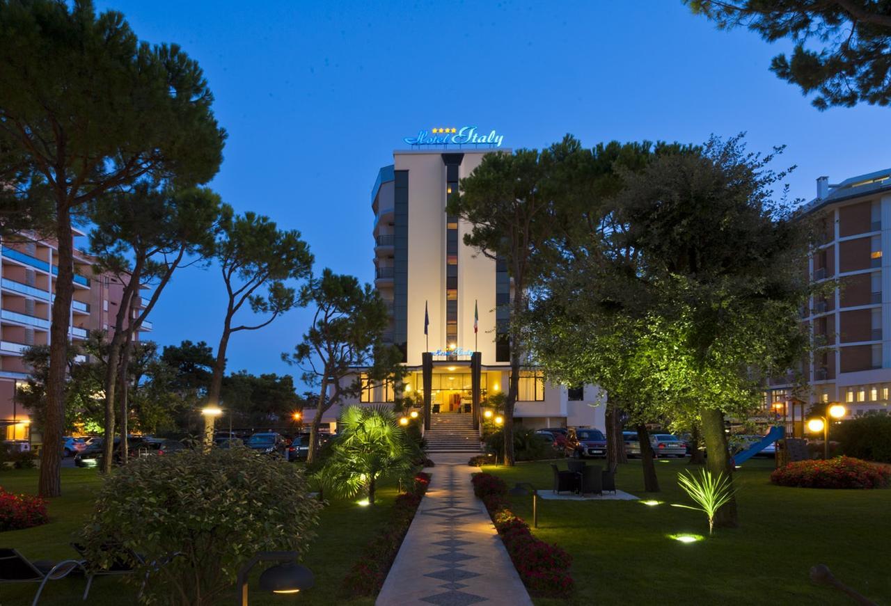 Hotel Italy Bibione Exterior photo